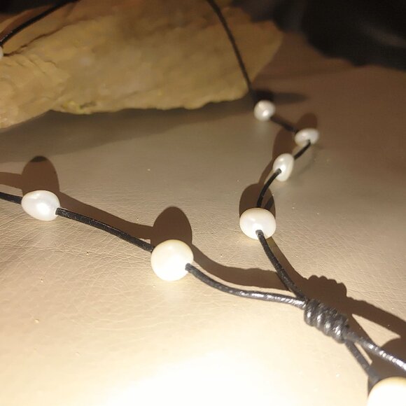 Necklace Handcrafted Pearl Leather Cord Lariat Style 24 inches - Picture 3 of 9